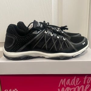 New in box Ryka Influence 2.5 training shoe. Size 9.5 womens